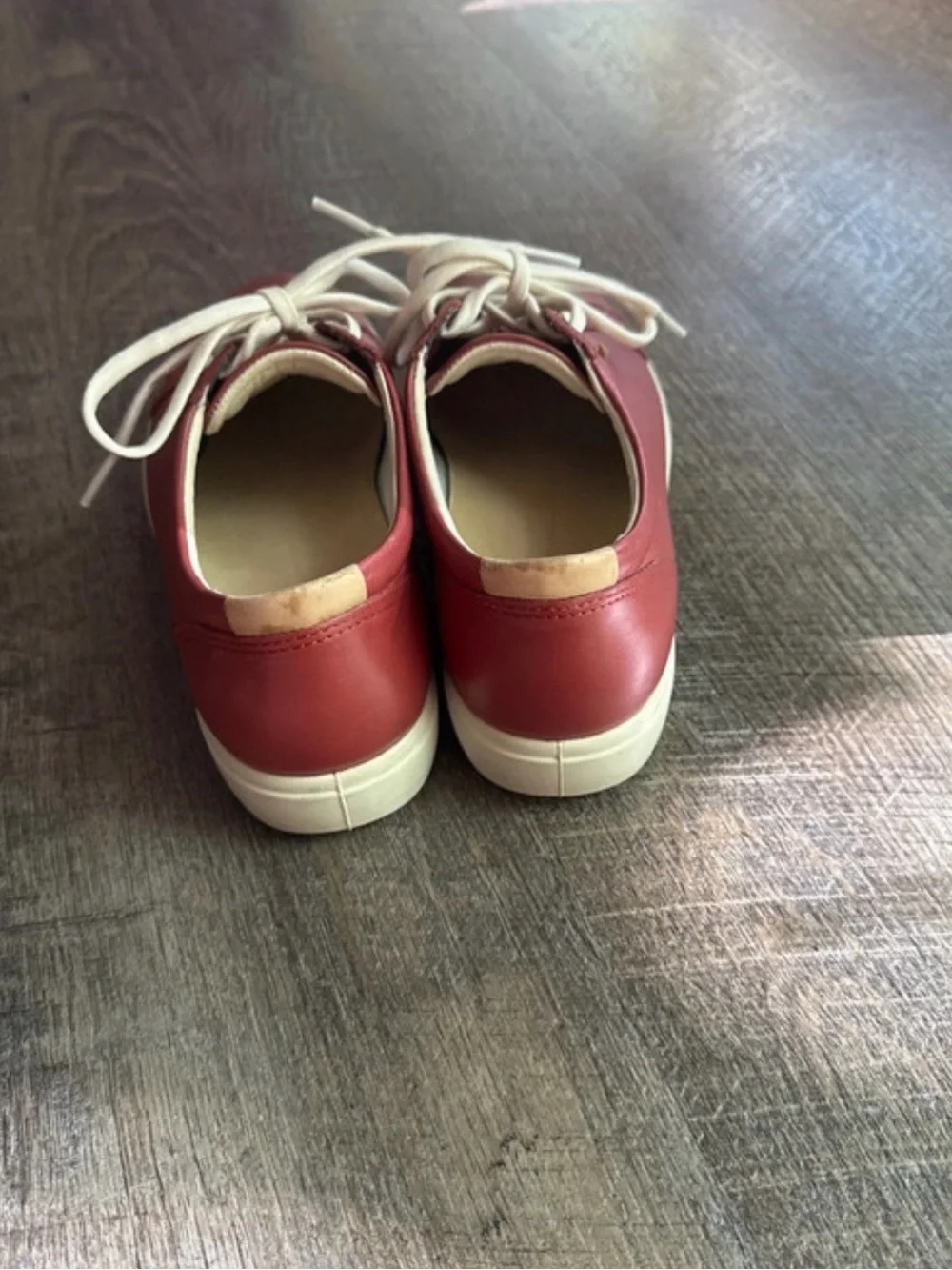 Ecco Women's Red Leather Lace-Up Sneakers